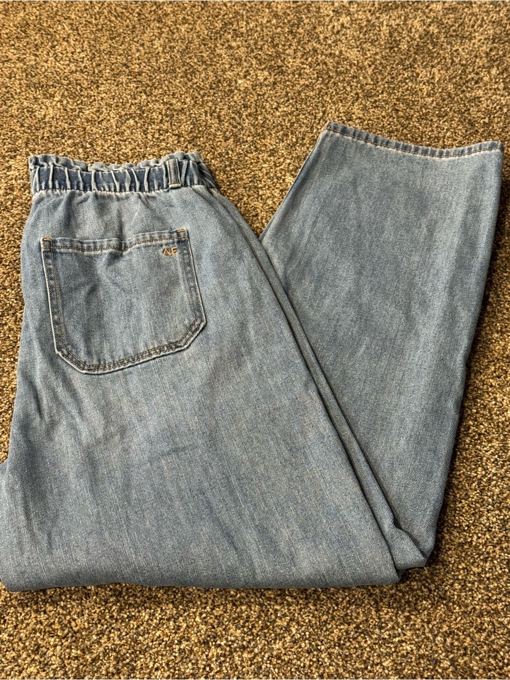 American Eagle Outfitters Women’s Relaxed Light Blue Elastic-Waist Jeans 10S